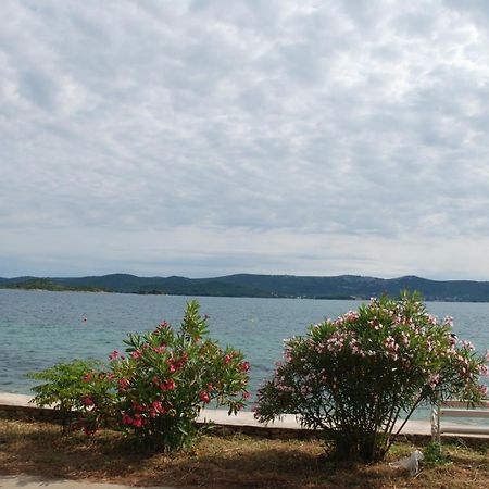 5 Meters From The Sea With Private Beach - 70M2 Colibri Sunset Apartments Свети-Петар Экстерьер фото
