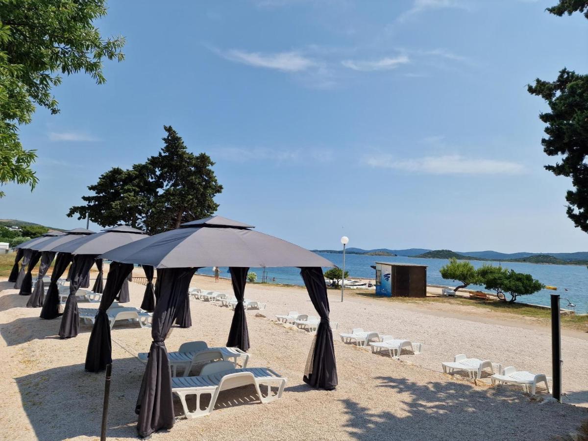 5 Meters From The Sea With Private Beach - 70M2 Colibri Sunset Apartments Свети-Петар Экстерьер фото