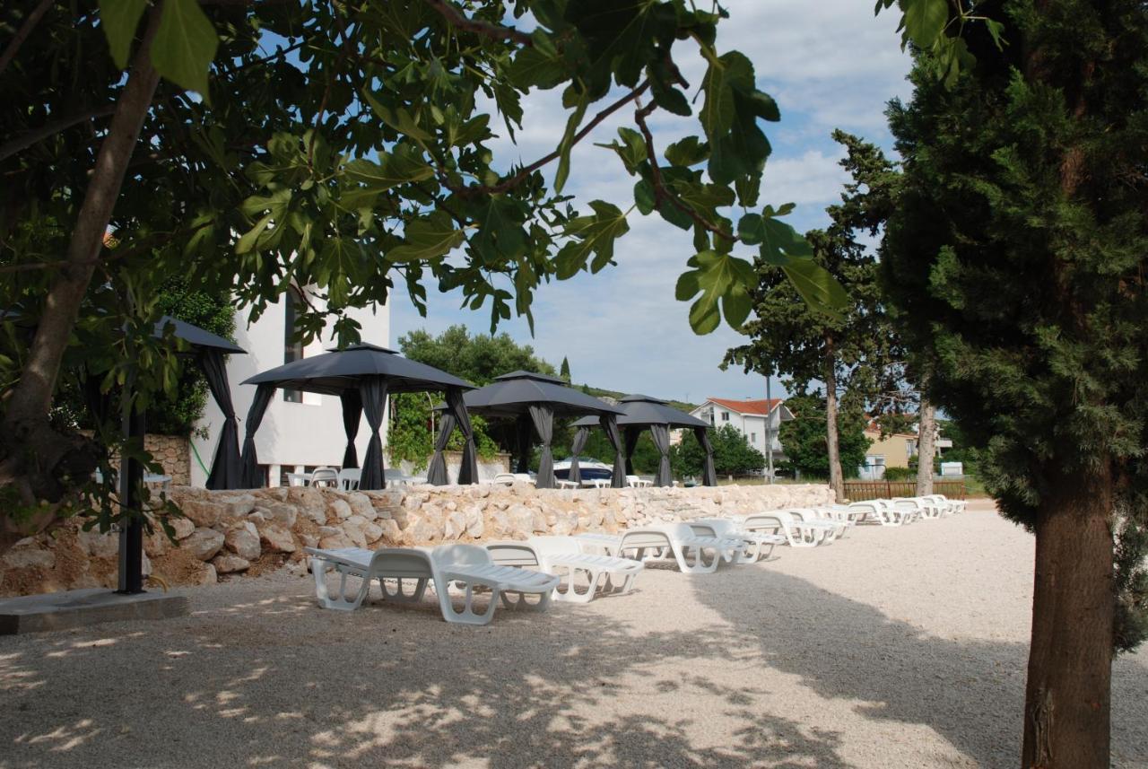 5 Meters From The Sea With Private Beach - 70M2 Colibri Sunset Apartments Свети-Петар Экстерьер фото