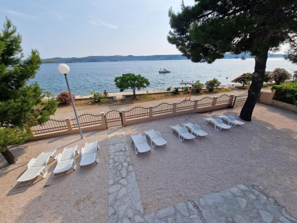 5 Meters From The Sea With Private Beach - 70M2 Colibri Sunset Apartments Свети-Петар Экстерьер фото